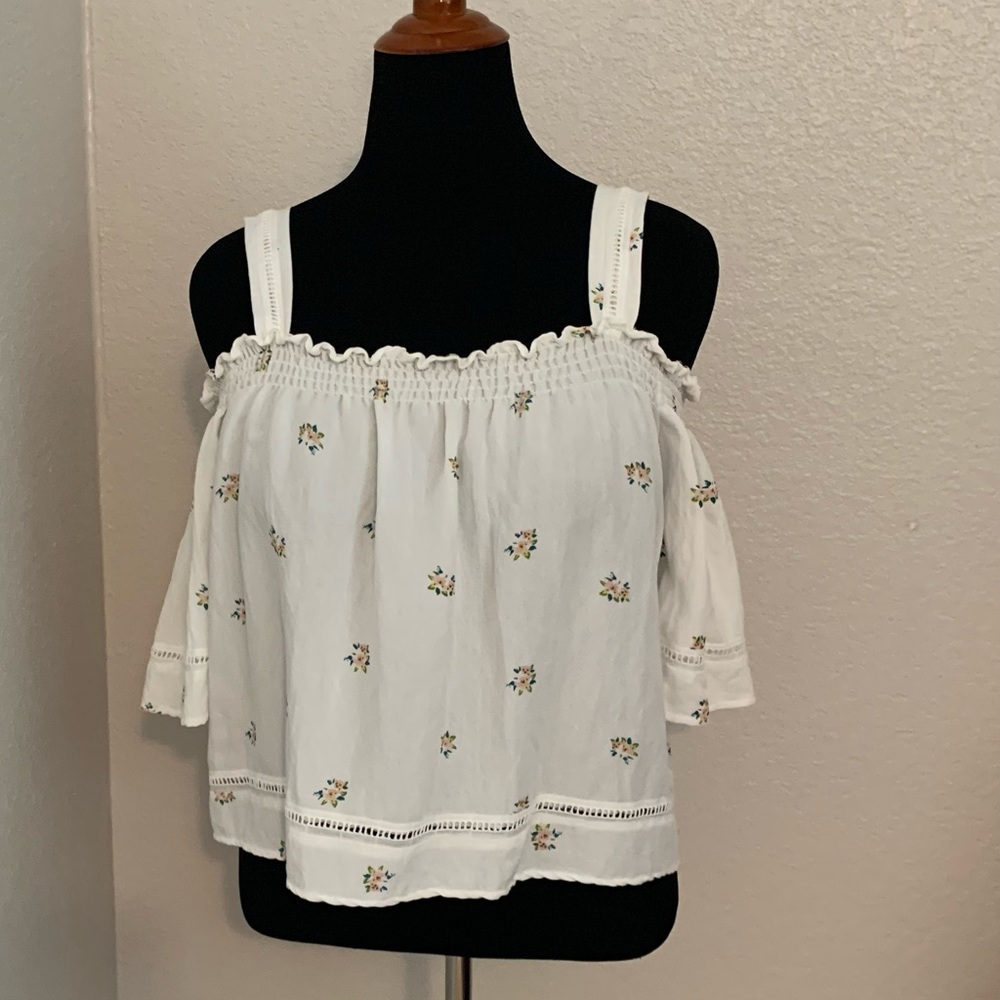 Sadie & Love floral loose fit top, peep shoulders.